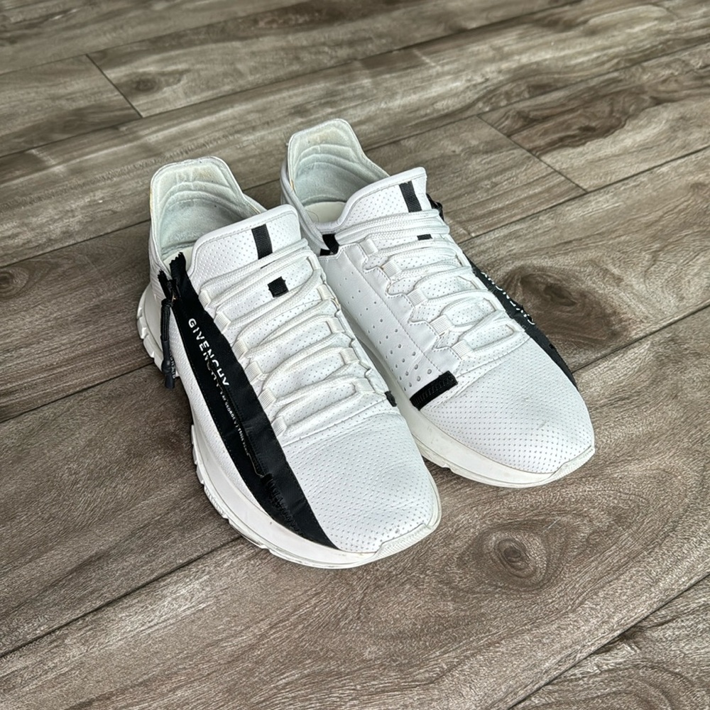 Givenchy Spectre Sneaker